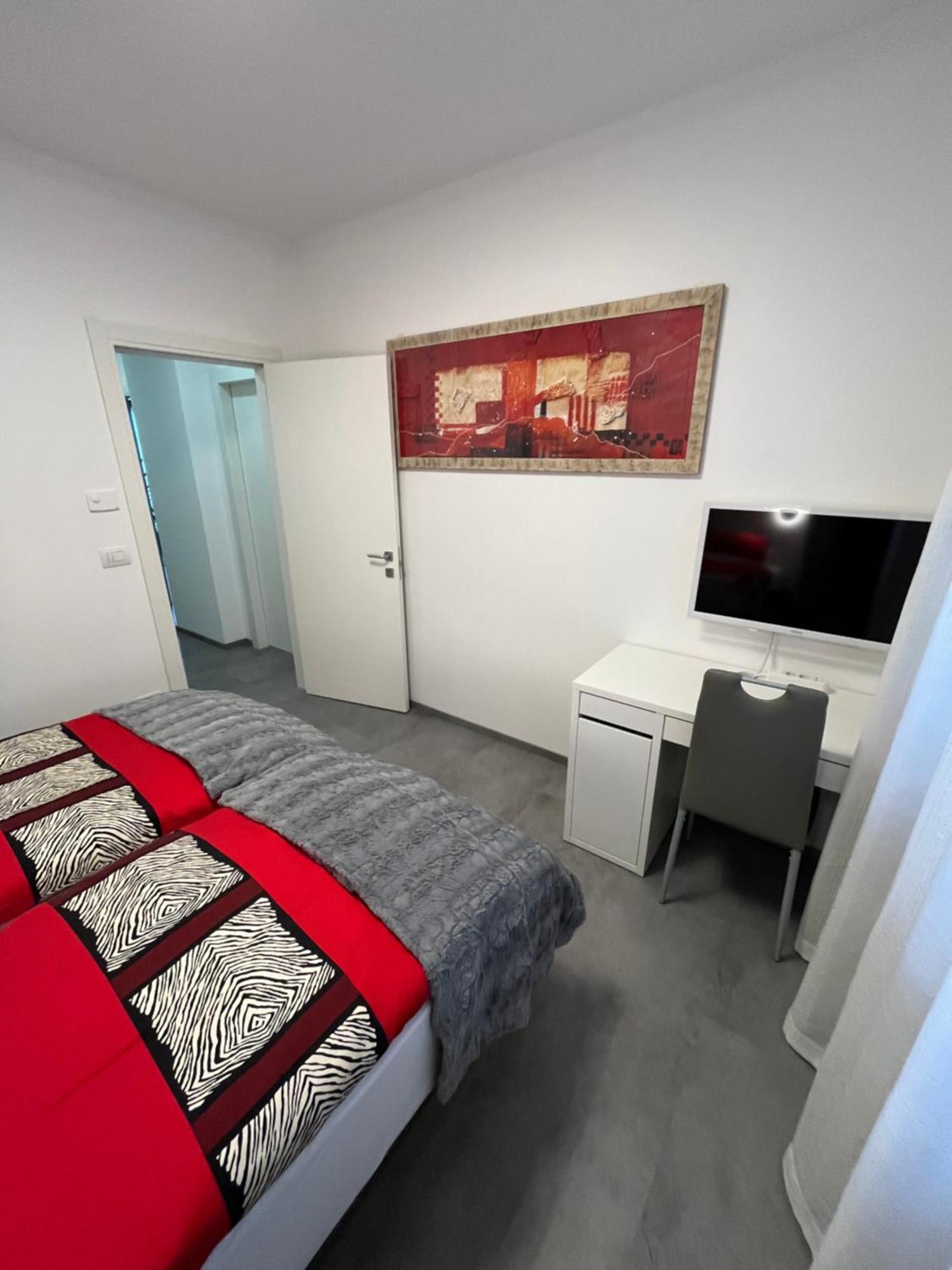 B&B Alessandro Private Room & Bathroom In Shared Apartment Arco Extérieur photo