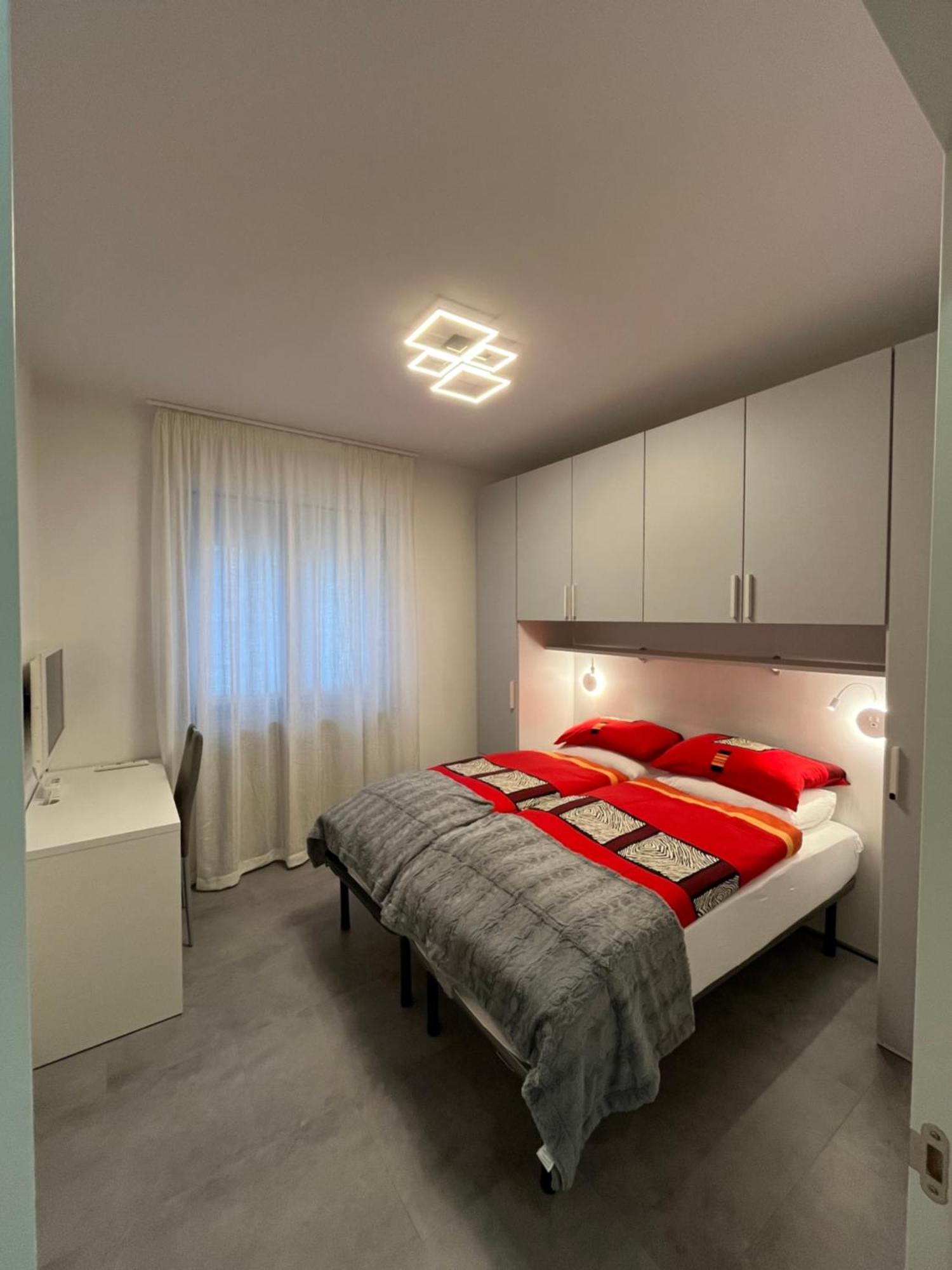 B&B Alessandro Private Room & Bathroom In Shared Apartment Arco Extérieur photo